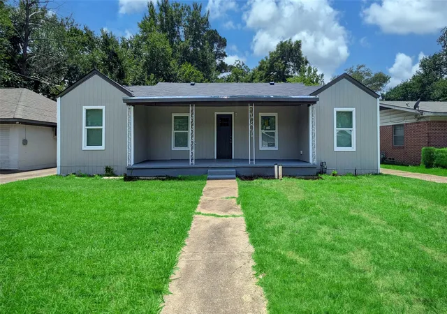 Photo 1 of Single family home for sale at 1404 E Polk St, Paris, TX 75460 | MLS# 21297032 | Listing updated on 2026-08-27