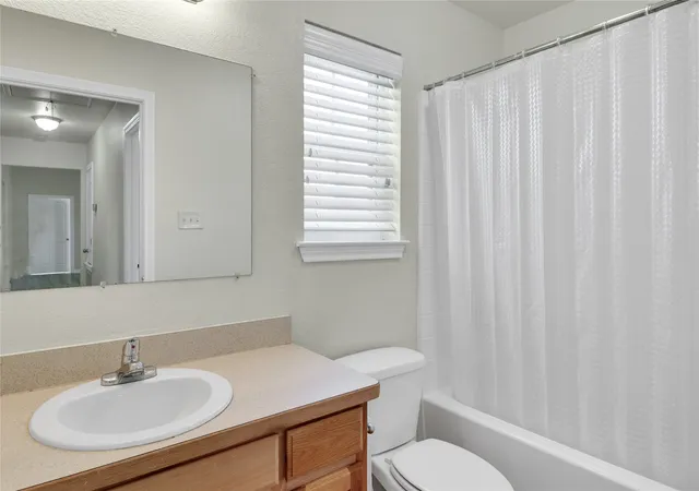 Photo 4 of Single family home for sale at 1633 Fm-3136, Cleburne, TX 76031 | MLS# 21296471 | Listing updated on 2026-08-20