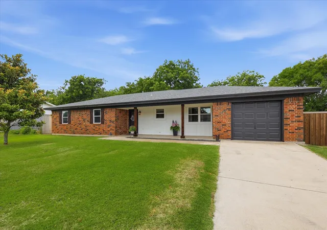 Homes for sale in Decatur, TX | 1005 North Miller, Decatur, TX 76234 | MLS# 21297162
