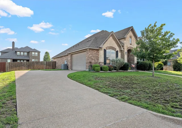 Photo 2 of Single family home for sale at 1093 Hesselridge Dr, Hewitt, TX 76643 | MLS# 21295141 | Listing updated on 2026-10-04