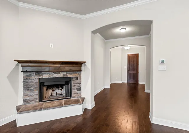 Photo 3 of Single family home for sale at 1093 Hesselridge Dr, Hewitt, TX 76643 | MLS# 21295141 | Listing updated on 2026-10-04