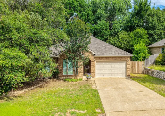 Homes for sale in Weatherford, TX | 2205 Country Brook Dr, Weatherford, TX 76087 | MLS# 21295539