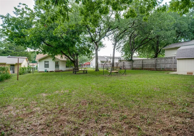 Homes for sale in Euless, TX | 707 Cannon Dr, Euless, TX 76040 | MLS# 21297238