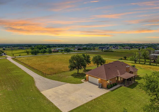 Photo 2 of Single family home for sale at 483 Christy Kay Ln, Rhome, TX 76078 | MLS# 21295993 | Listing updated on 2026-08-22