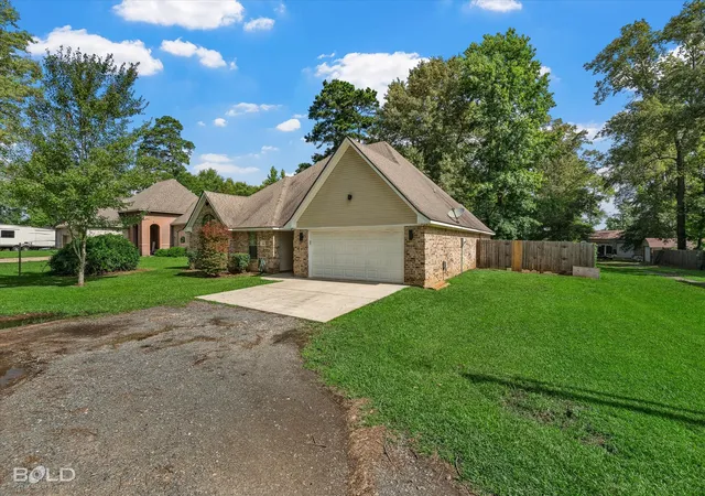 Homes for sale in Haughton, LA | 316 E Mckinley Ave, Haughton, LA 71037 | MLS# 21295328