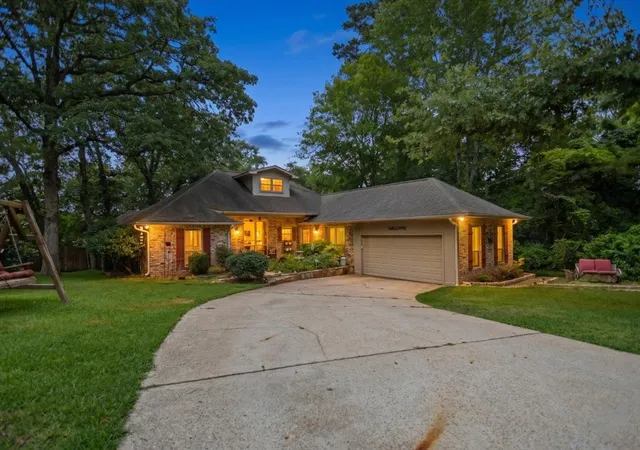 Homes for sale in Hideaway, TX | 226 Pinewood Ln, Hideaway, TX 75771 | MLS# 21297282