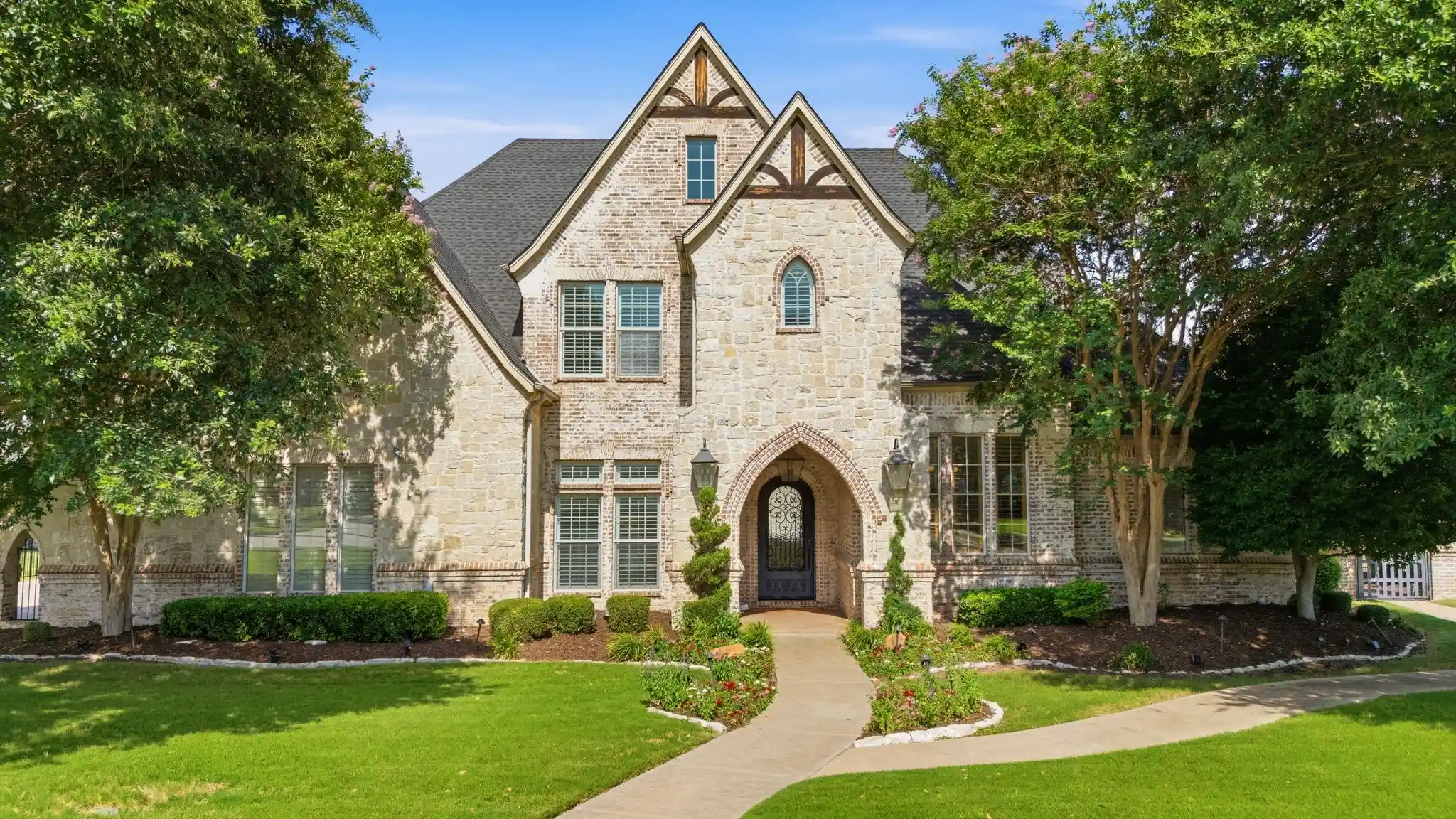 Photo 1 of Mansion for sale at 6201 Theresa Ln, Colleyville, TX 76034 | MLS# 21296692 | Listing updated on 2026-10-18