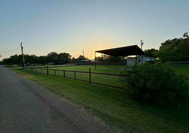 Homes for sale in Clifton, TX | 367 Cr 1627, Clifton, TX 76634 | MLS# 21297317
