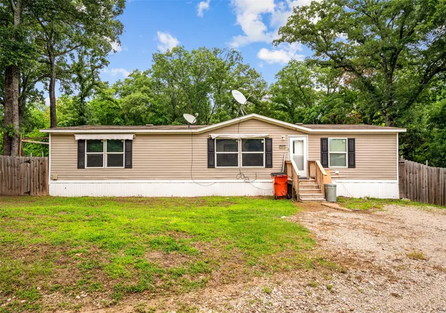 Photo 2 of Sale Pending at 9815 Private Road 3792, Quinlan, TX 75474 | MLS# 21297290 | Listing updated on 2026-09-01