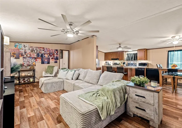Photo 3 of Sale Pending at 9815 Private Road 3792, Quinlan, TX 75474 | MLS# 21297290 | Listing updated on 2026-09-01