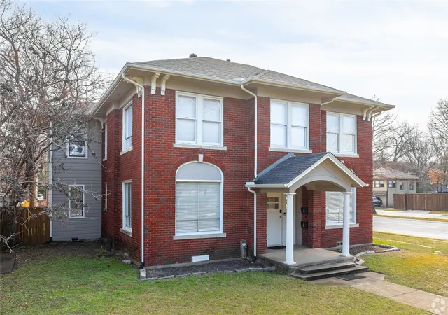 2nd image of 5204 Junius St, Dallas, TX 75214 | MLS# 21295220