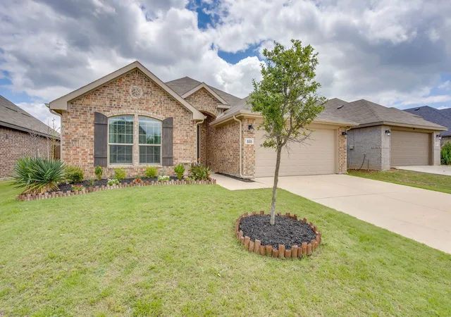 Homes for sale in Keene, TX | 533 Lela Cir, Keene, TX 76059 | MLS# 21296833