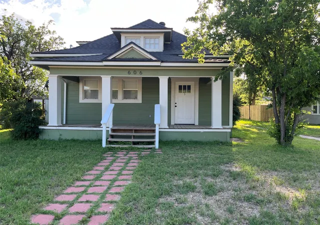 Homes for sale in Coleman, TX | 606 S Pecos St, Coleman, TX 76834 | MLS# 21297353