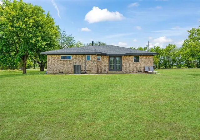 Photo 3 of Single family home for sale at 4938 County Road 4410, Commerce, TX 75428 | MLS# 21293081 | Listing updated on 2026-08-26