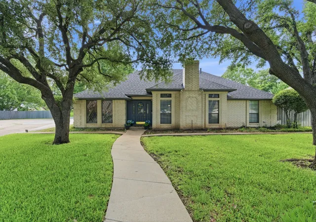 Homes for sale in North Richland Hills, TX | 4625 Hillside Dr, North Richland Hills, TX 76180 | MLS# 21295667