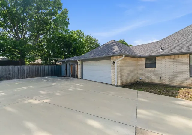 Homes for sale in North Richland Hills, TX | 4625 Hillside Dr, North Richland Hills, TX 76180 | MLS# 21295667