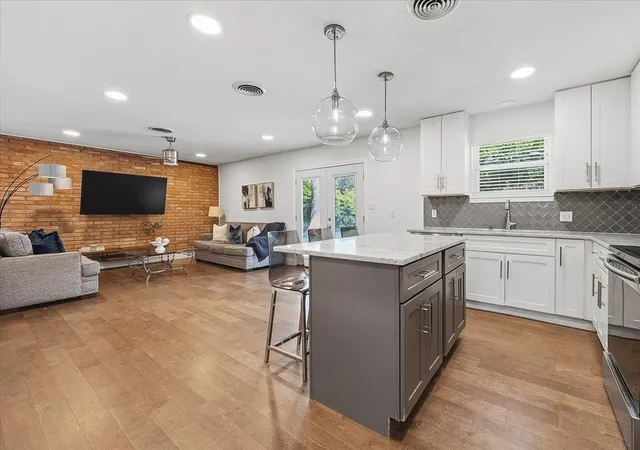 Photo 4 of Single family home for sale at 5809 Waltham Ave, Fort Worth, TX 76133 | MLS# 21278408 | Listing updated on 2026-07-27