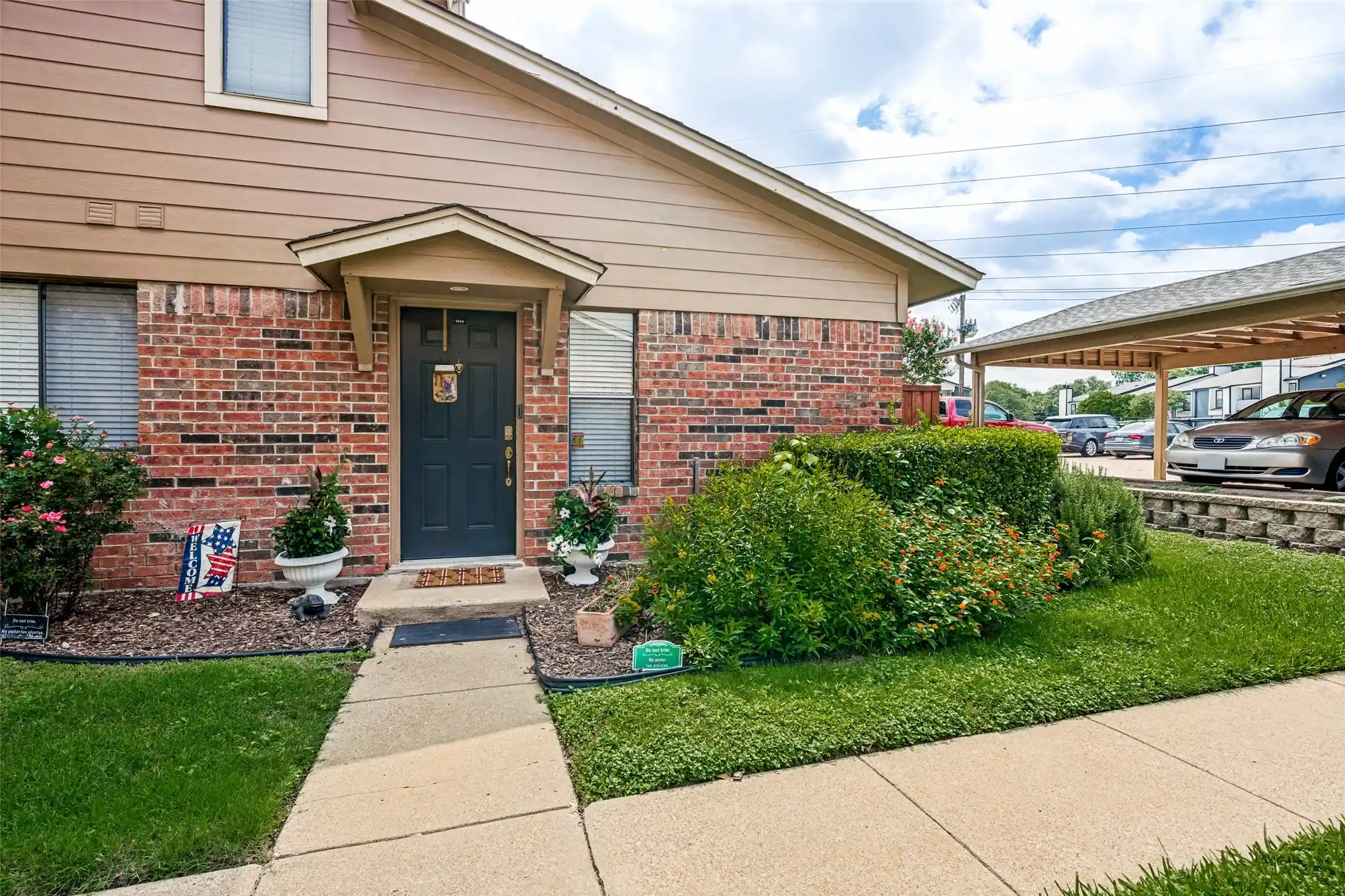 Townhouse for sale at 5644 Cedar Creek Dr, Benbrook, TX 76109 | MLS# 21297214