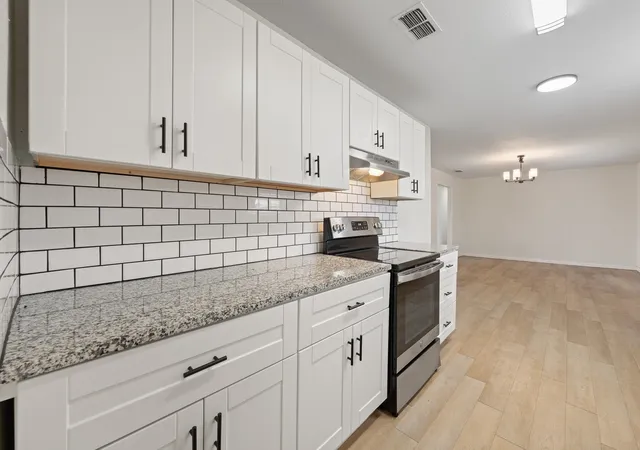 Photo 4 of Single family home for sale at 106 Cottonwood St, Joshua, TX 76058 | MLS# 21297470 | Listing updated on 2026-09-17