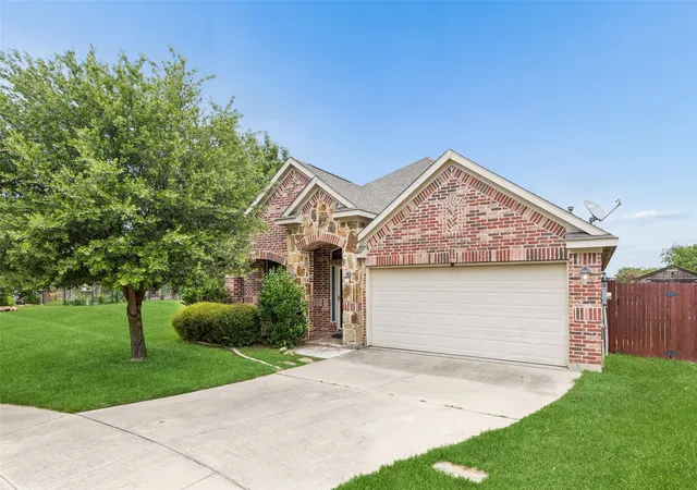Photo 1 of Single family home for sale at 5504 Paloma Ct, Fort Worth, TX 76179 | MLS# 21290709 | Listing updated on 2026-08-29