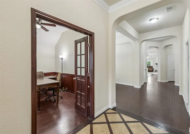 Photo 3 of Single family home for sale at 5504 Paloma Ct, Fort Worth, TX 76179 | MLS# 21290709 | Listing updated on 2026-08-29