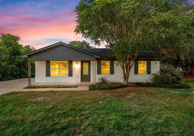 Photo 1 of Single family home for sale at 139 Cresthill Cir, Valley Mills, TX 76689 | MLS# 21296171 | Listing updated on 2026-09-23