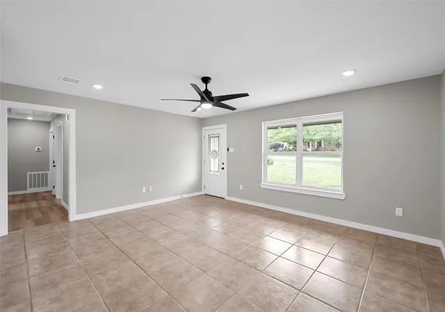 Photo 4 of Single family home for sale at 139 Cresthill Cir, Valley Mills, TX 76689 | MLS# 21296171 | Listing updated on 2026-09-23