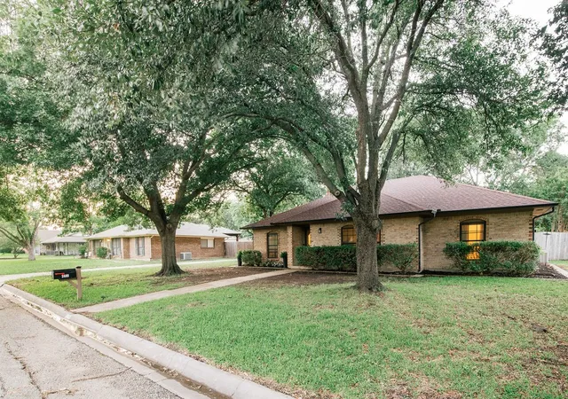 Photo 2 of Single family home for sale at 2409 Green Oaks St, Denton, TX 76209 | MLS# 21297512 | Listing updated on 2026-08-26