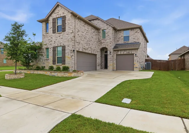 Photo 3 of Single family home for sale at 3619 Twin Pines Dr, Midlothian, TX 76065 | MLS# 21295676 | Listing updated on 2026-08-25