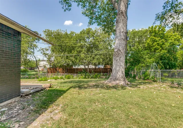 Homes for sale in Richardson, TX | 303 N Cottonwood Dr, Richardson, TX 75080 | MLS# 21297544