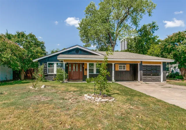 Homes for sale in Richardson, TX | 303 N Cottonwood Dr, Richardson, TX 75080 | MLS# 21297544