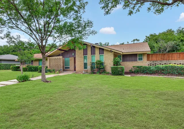 Photo 2 of Sale Pending at 3763 Vinecrest Dr, Dallas, TX 75229 | MLS# 21297213 | Listing updated on 2026-07-20