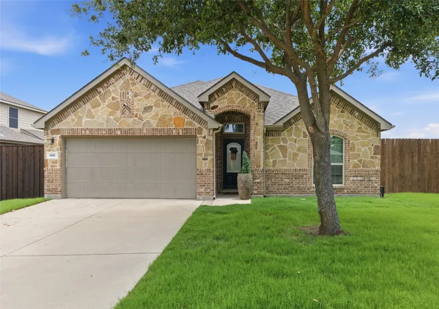 Homes for sale in Burleson, TX | 800 Silverthorne Dr, Burleson, TX 76028 | MLS# 21288035