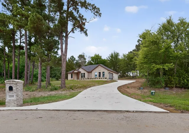 Homes for sale in Athens, TX | 5310 Grand View Dr, Athens, TX 75752 | MLS# 21297529