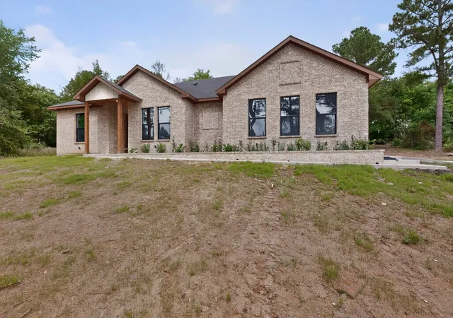 Homes for sale in Athens, TX | 5310 Grand View Dr, Athens, TX 75752 | MLS# 21297529