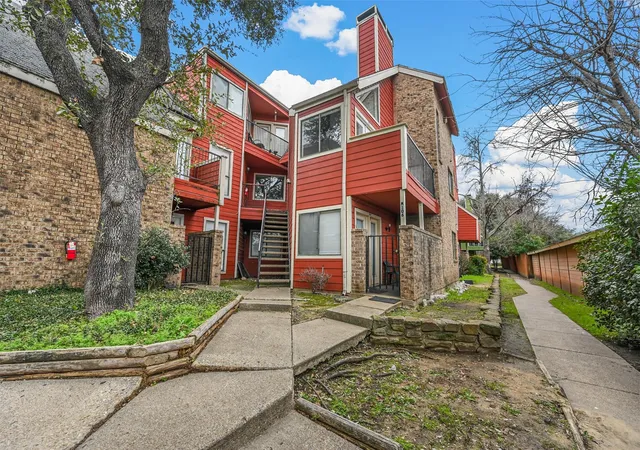 Photo 3 of Condo for sale at 9825 Walnut St #206, Dallas, TX 75243 | MLS# 21297673 | Listing updated on 2026-08-04