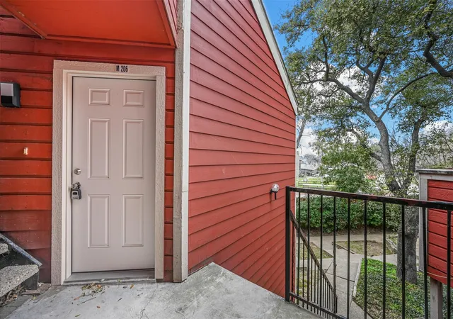 Photo 4 of Condo for sale at 9825 Walnut St #206, Dallas, TX 75243 | MLS# 21297673 | Listing updated on 2026-08-04
