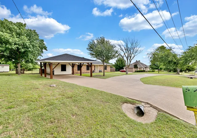 Homes for sale in Midlothian, TX | 711 Apple Ln, Midlothian, TX 76065 | MLS# 21295752