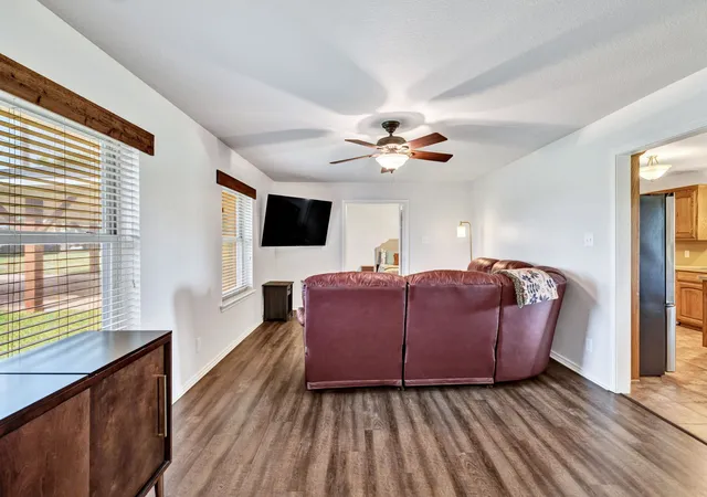 Homes for sale in Midlothian, TX | 711 Apple Ln, Midlothian, TX 76065 | MLS# 21295752