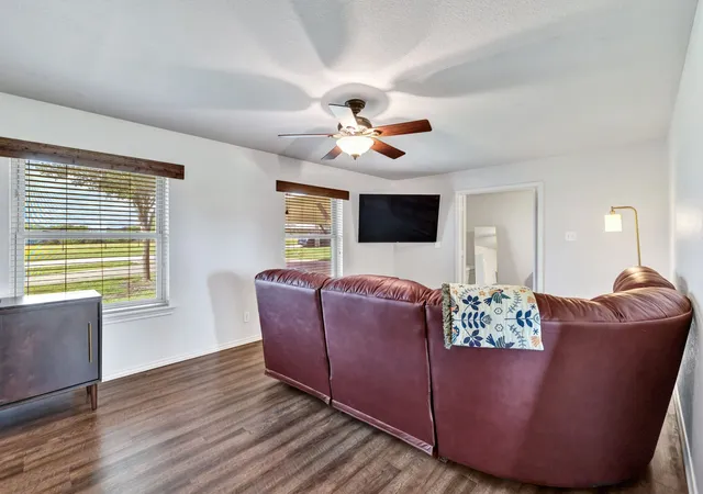 Homes for sale in Midlothian, TX | 711 Apple Ln, Midlothian, TX 76065 | MLS# 21295752