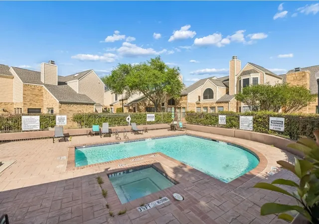 Homes for sale in Irving, TX | 217 Cimarron Trl #5, Irving, TX 75063 | MLS# 21297678