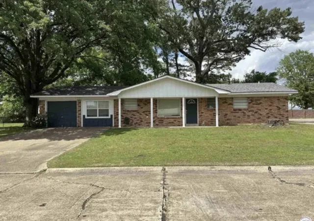 1st image of 1002 Champion St, Texarkana, TX 75501 | MLS# 21297751