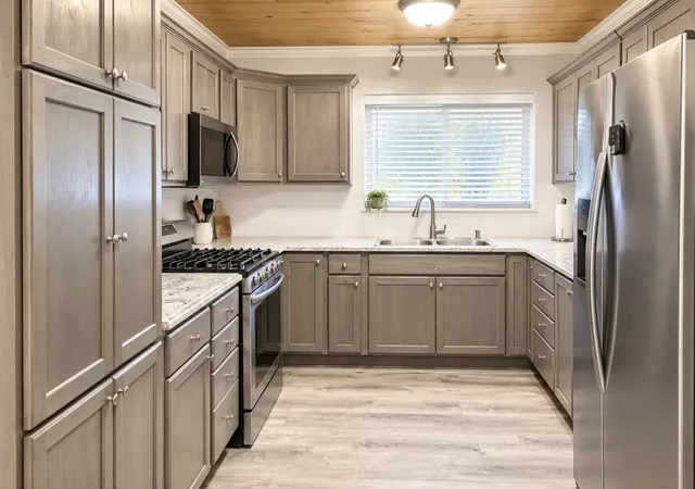 Photo 2 of Single family home for sale at 1002 Champion St, Texarkana, TX 75501 | MLS# 21297751 | Listing updated on 2026-09-30