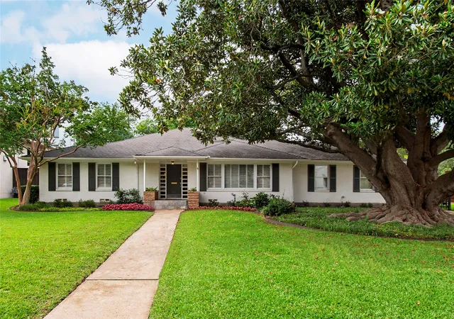 Photo 1 of Sale Pending at 6016 Del Norte Ln, Dallas, TX 75225 | MLS# 21295928 | Listing updated on 2026-07-06