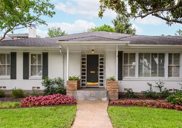 Photo 2 of Sale Pending at 6016 Del Norte Ln, Dallas, TX 75225 | MLS# 21295928 | Listing updated on 2026-07-06