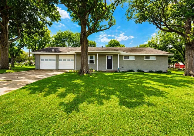 Homes for sale in Crowley, TX | 504 Pecan St, Crowley, TX 76036 | MLS# 21297801