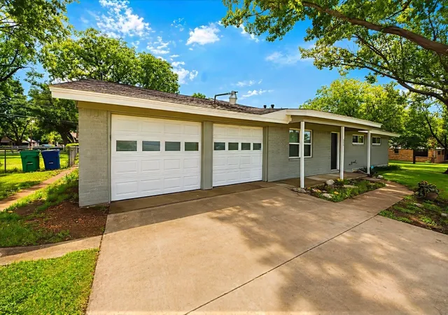 Homes for sale in Crowley, TX | 504 Pecan St, Crowley, TX 76036 | MLS# 21297801