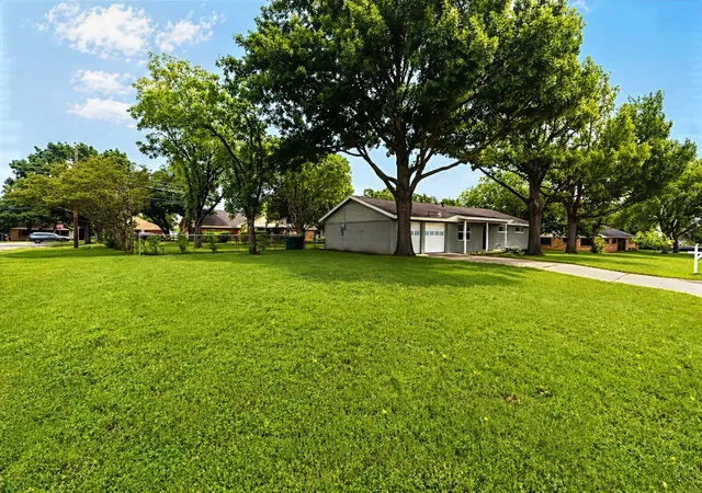 Homes for sale in Crowley, TX | 504 Pecan St, Crowley, TX 76036 | MLS# 21297801