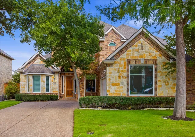 2nd image of 9024 Bottlebrush Ln, Irving, TX 75063 | MLS# 21274429