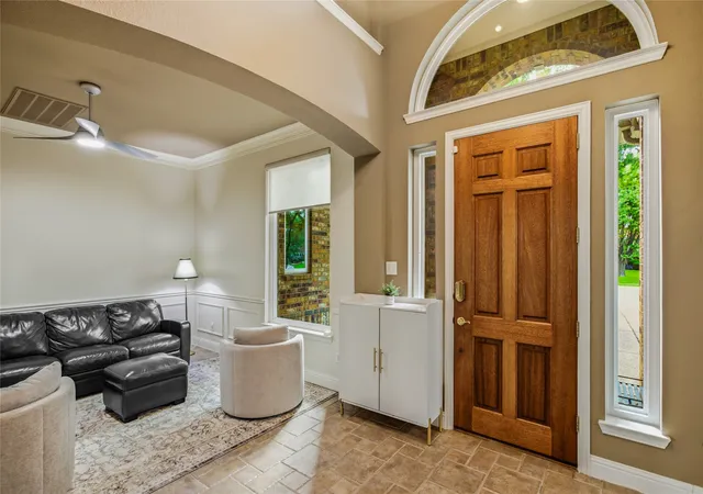 5th image of 9024 Bottlebrush Ln, Irving, TX 75063 | MLS# 21274429